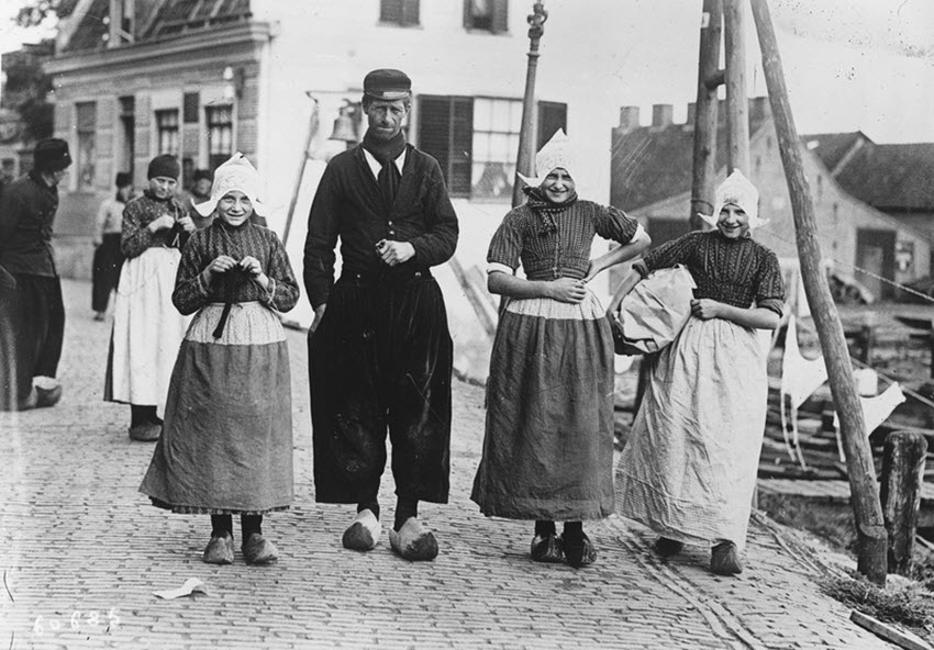 traditional Dutch Costumes